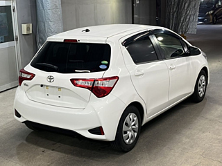 TOYOTA VITZ 2019