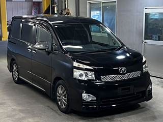 TOYOTA VOXY 2012