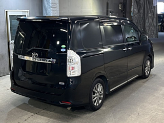 TOYOTA VOXY 2012