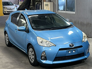 TOYOTA AQUA 2012