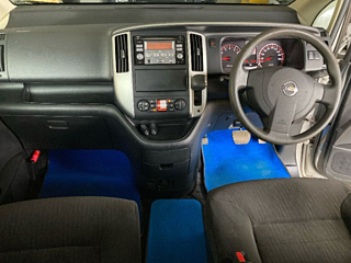 NISSAN SERENA 2010