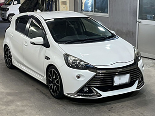 TOYOTA AQUA 2015