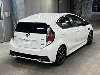TOYOTA AQUA 2015