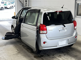 TOYOTA PORTE 2013