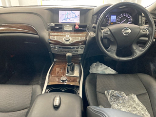 NISSAN FUGA 2010