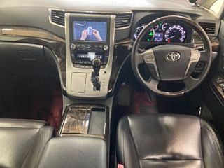 TOYOTA VELLFIRE 2013
