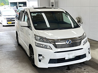 TOYOTA VELLFIRE 2013
