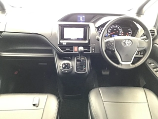 TOYOTA VOXY 2014