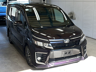 TOYOTA VOXY 2014