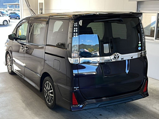 TOYOTA VOXY 2014