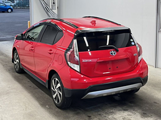 TOYOTA AQUA 2016