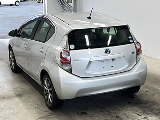 TOYOTA AQUA 2013