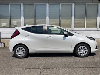 TOYOTA AQUA 2021