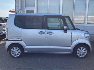HONDA N BOX 2017