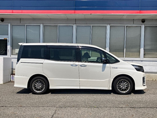 TOYOTA VOXY 2016