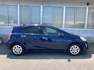 TOYOTA AQUA 2016