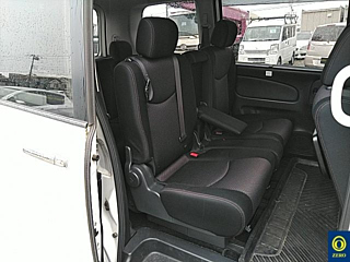 NISSAN SERENA 2013