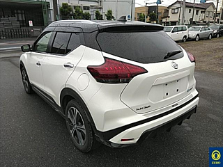 NISSAN KIX 2020