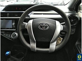 TOYOTA AQUA 2016