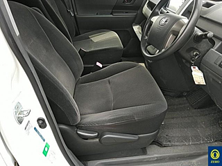 TOYOTA VOXY 2008