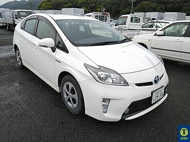 TOYOTA PRIUS 2014
