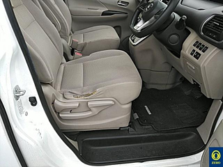 NISSAN SERENA 2017
