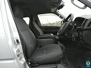 TOYOTA HIACE 2017