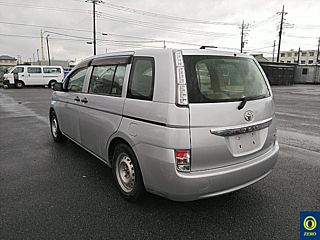 TOYOTA ISIS 2012