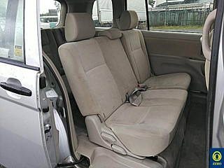 TOYOTA ISIS 2012