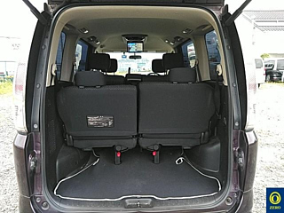 NISSAN SERENA 2009