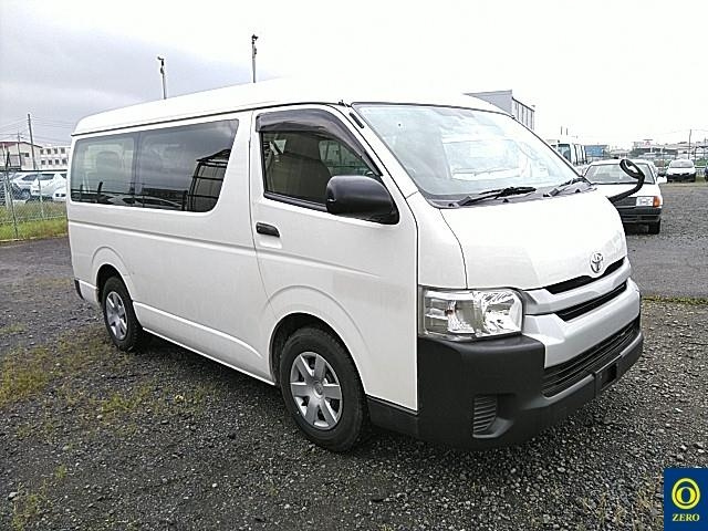 TOYOTA HIACE 2017