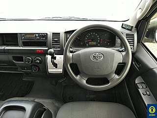 TOYOTA HIACE 2017