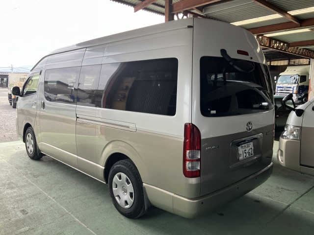 TOYOTA HIACE 2013