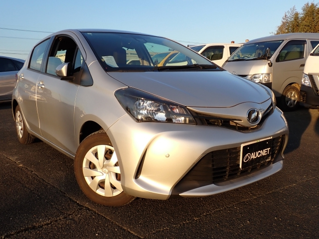 TOYOTA VITZ 2017