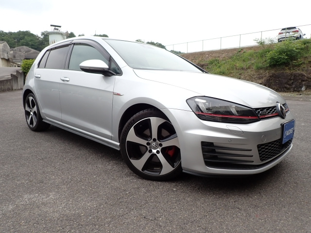 VOLKSWAGEN GOLF 2014