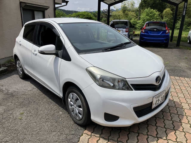 TOYOTA VITZ 2012