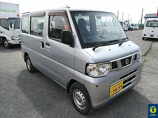NISSAN CLIPPER VAN 2013