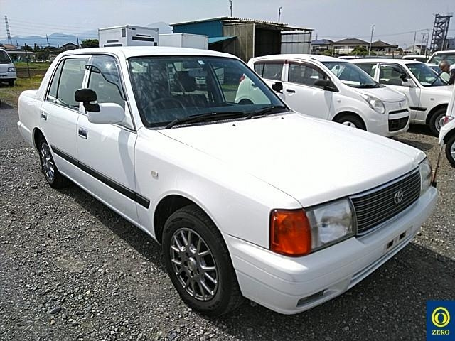 TOYOTA CROWN COMFORT 2017