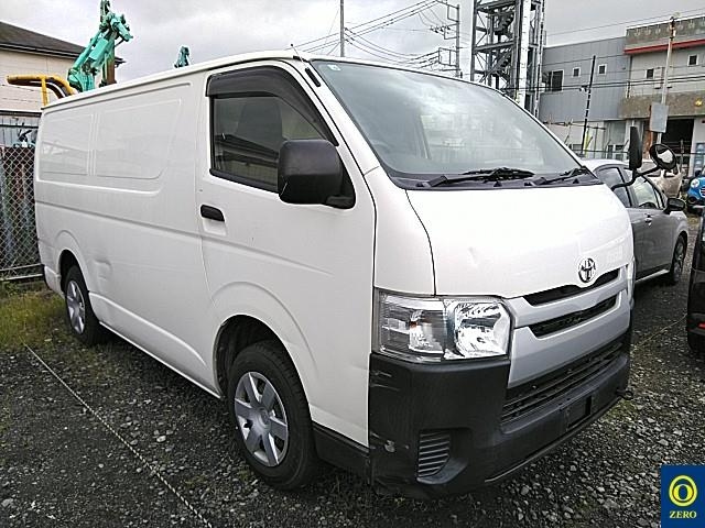 TOYOTA HIACE VAN 2017