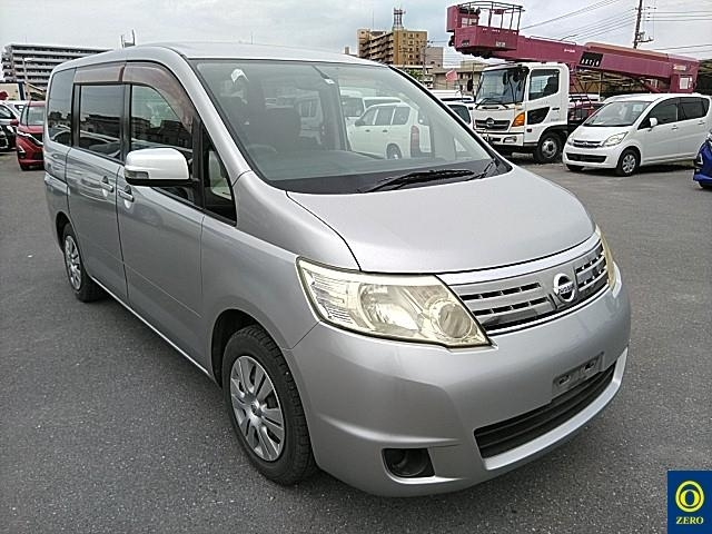 NISSAN SERENA 2010