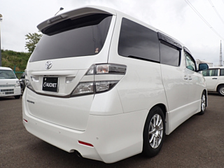 TOYOTA VELLFIRE 2011