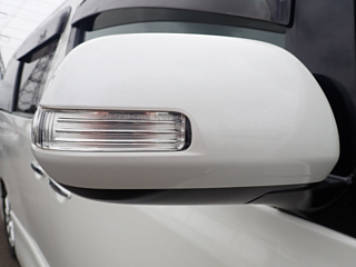 TOYOTA VELLFIRE 2011
