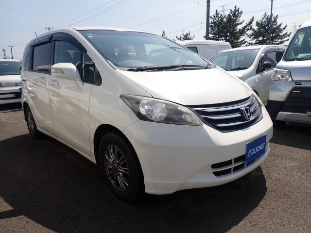 HONDA FREED 2011