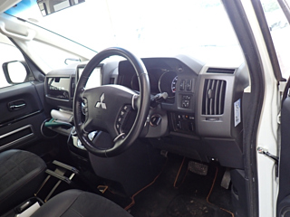 MITSUBISHI DELICA D5 2018