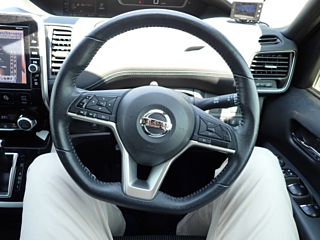 NISSAN SERENA 2018