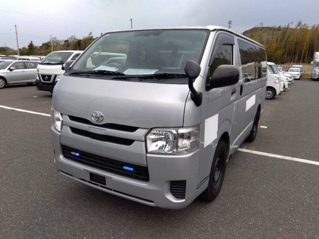 TOYOTA HIACE VAN 2020