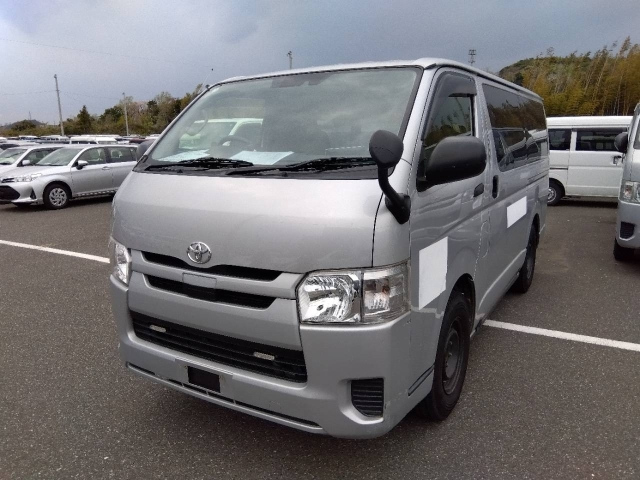 TOYOTA HIACE VAN 2020