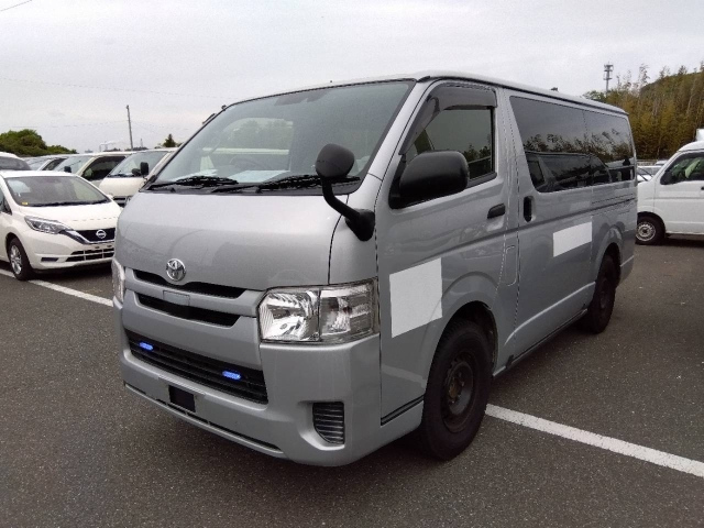 TOYOTA HIACE VAN 2020
