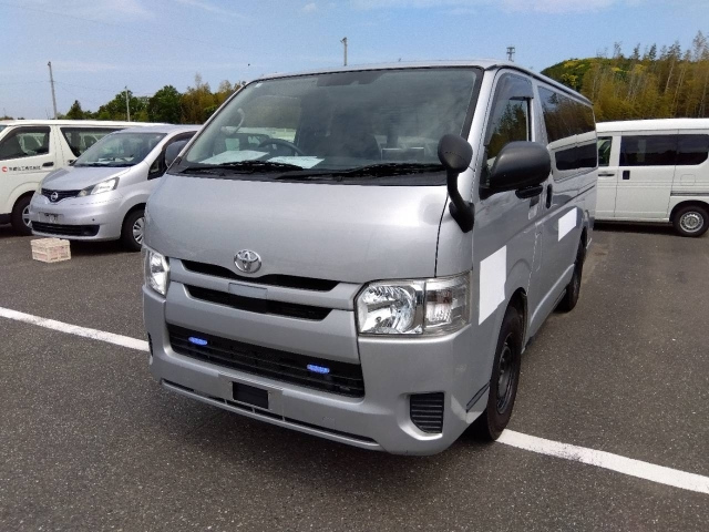 TOYOTA HIACE VAN 2020