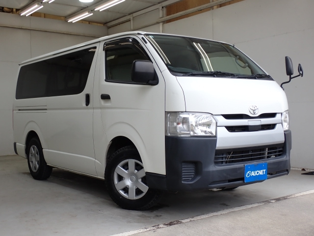 TOYOTA HIACE VAN 2018